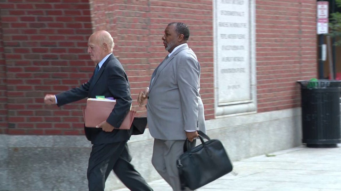 Sheriff acquitted of extortion charges in connection with stock dealings, attorney confirms