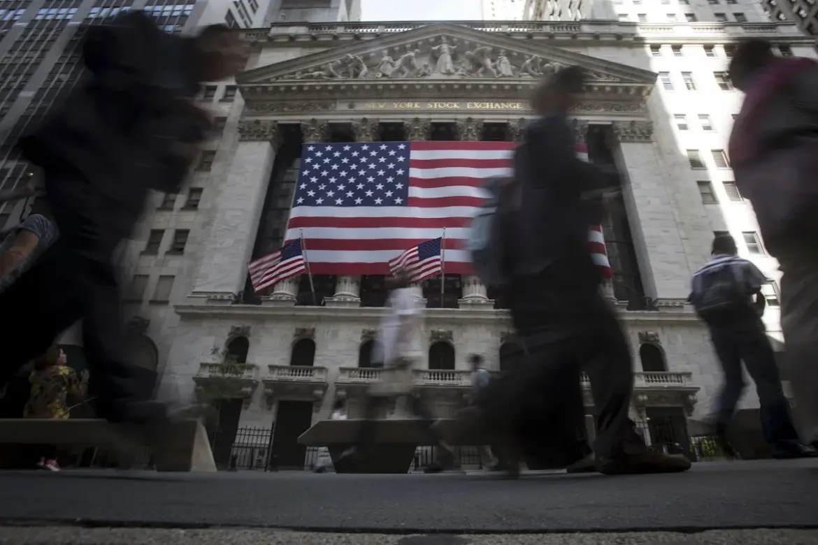 Stock market today: Dow, S&P 500, Nasdaq edge higher as bond yields pause climb