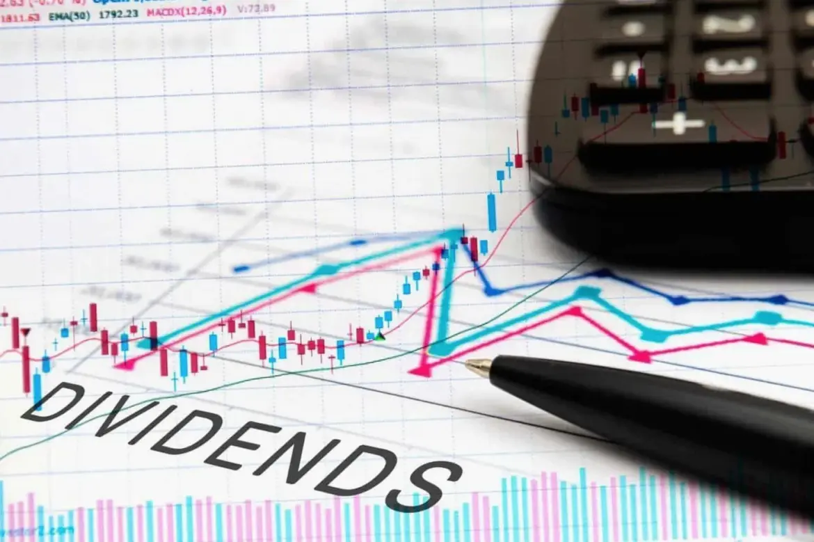 Balancing High Yields Against Market Volatility in the Quest for Passive Income